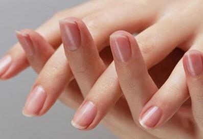 指甲上有豎紋是怎么回事？指甲上有黑線及手指甲上有豎紋怎么辦？